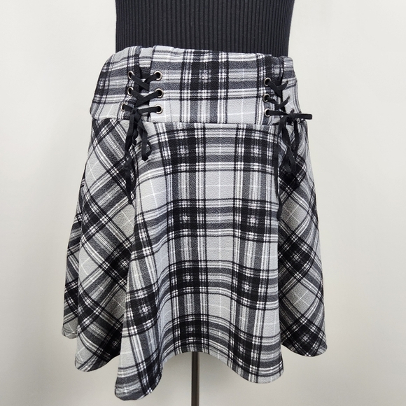 Hot Topic Midnight Hour Women's Plaid Stretchy Skirt Dark Academia Skater Size L - Picture 4 of 10